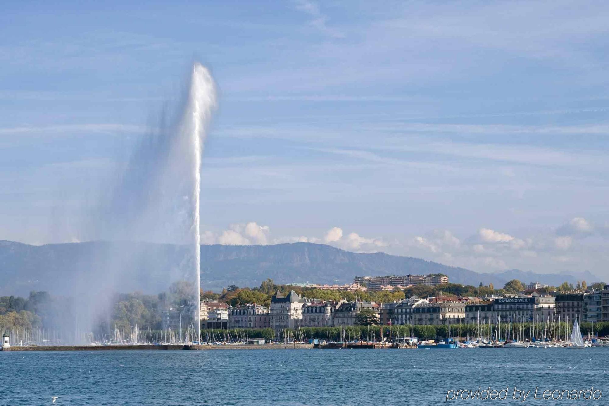 Hotel Ibis Archamps Porte De Geneve Exterior foto